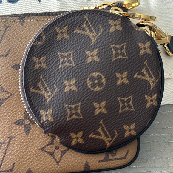 Louis Vuitton Trio Pouch Reverse Giant Monogram Wristlet - Picture 4 of 12